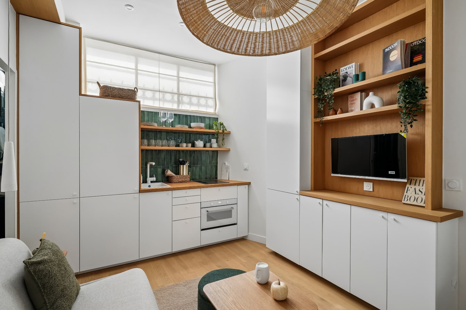 Cuisine équipée du lot 4 avec crédence en carreaux verts