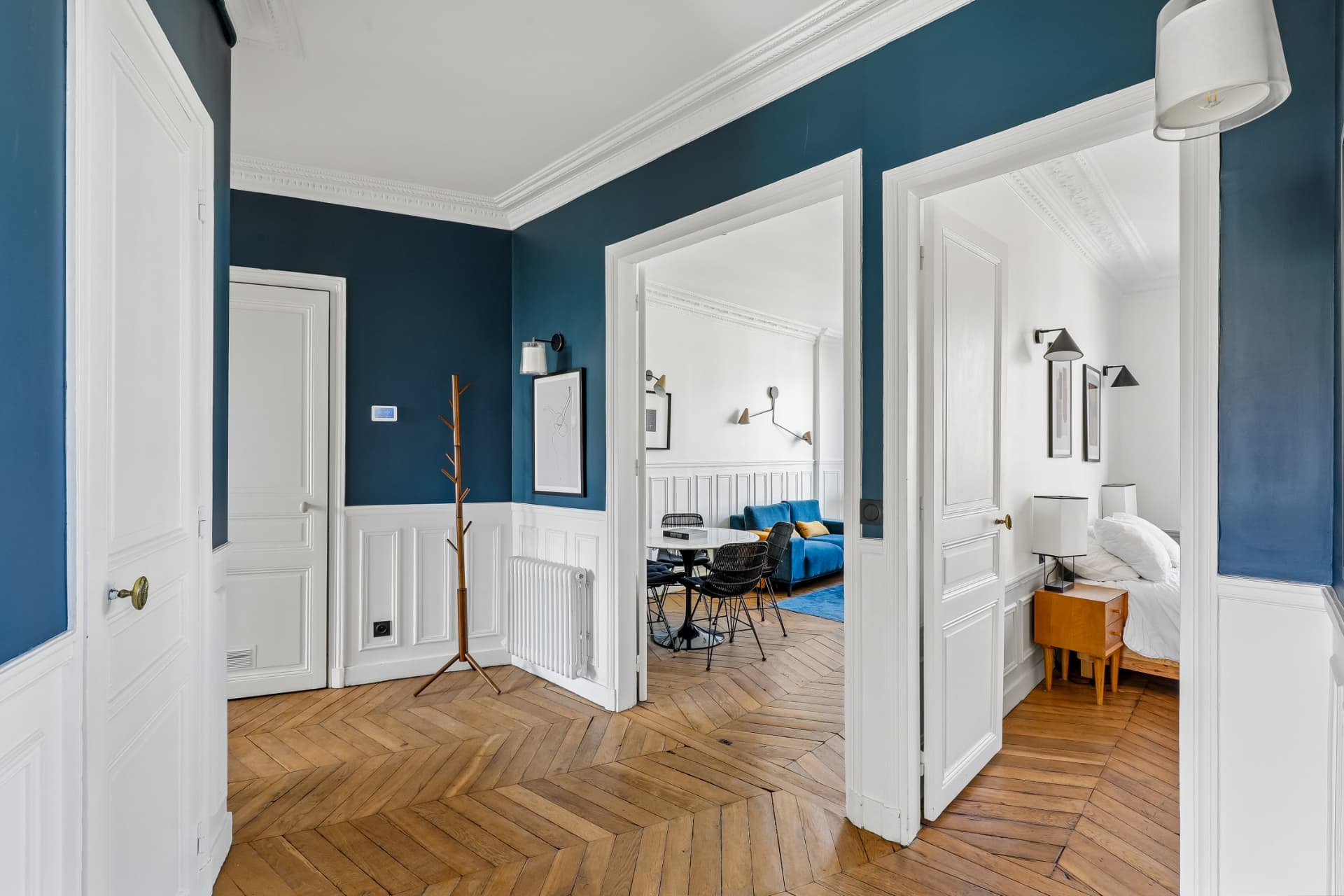 Entrée du lot 16 avec parquet en pointe de Hongrie