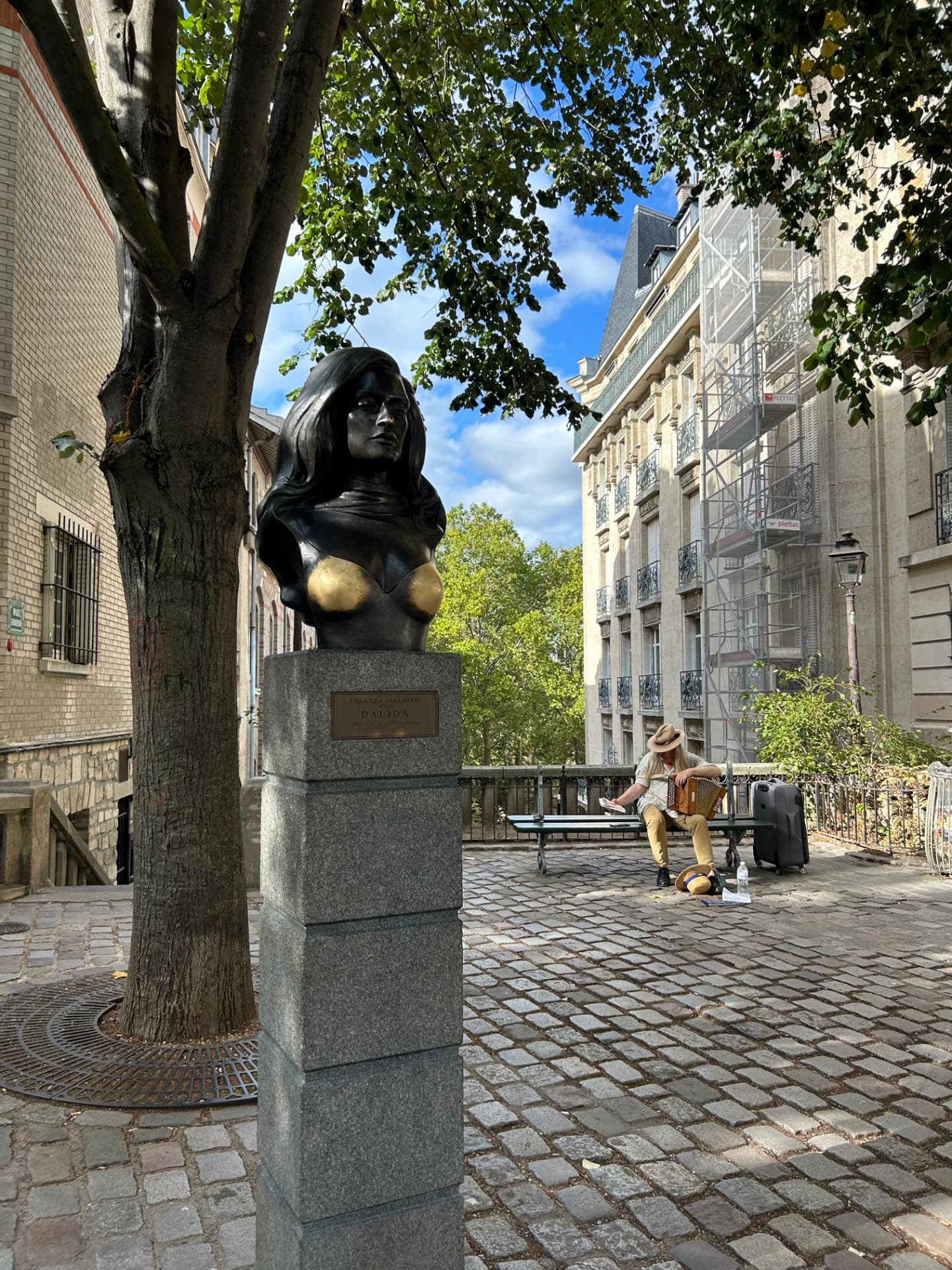 Buste de Dalida, place Dalida à Montmartre